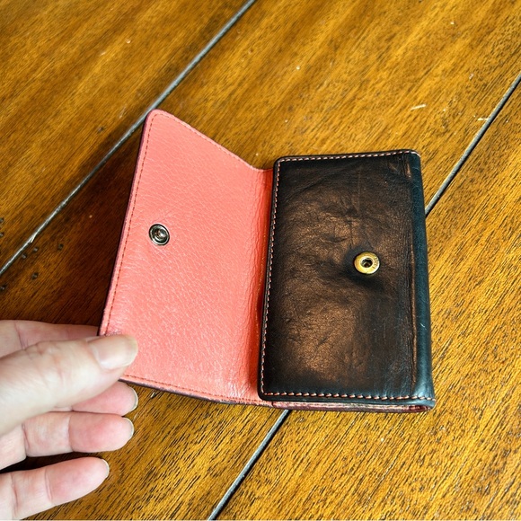 Chloe Black Leather Key Holder with Coral Interior - Picture 2 of 6